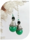 Boucles d'oreilles perles vertes et noires .