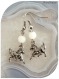 Boucles d'oreilles enfants jades blancs et breloques chevaux.