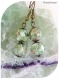 Boucles d'oreilles perles de verre couleur kaki . crochet bronze.