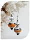 Boucles d'oreilles perles de verre blanches , oranges et noires .
