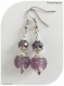 Boucles d'oreilles perles de verre violettes et cristal swarovski violet . crochets argentés.