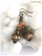 Boucles d'oreilles bronze et orange. crochet métal couleur bronze.