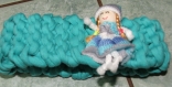 Bandeau pour bébé ou petite fille turquoise avec une poupée pour décoration - fait main 