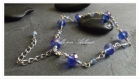 Un bracelet wire wrap bleu