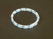 Fm007 bracelet blanc et et sapphire ab sur fil mémoire
