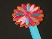 Mp068 marque-page enfant *médaille* fleur multicolore