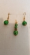 Parure pendentif et boucles d'oreilles avec perles verte et métal doré