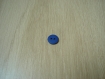 Cinq boutons bombé de couleur bleu forme ronde   13-94   +1