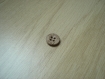 Cinq petit boutons 14 mm beige inscription   1-8