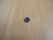 Cinqs boutons pate de verre bleu gris creux quatre trou   10-70   +1