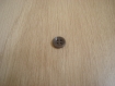 Cinqs boutons pate de verre gris creux quatre trou   10-72   +1