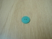 Cinqs boutons plastique turquoise creux rond reflêt nacré   8-80   +3