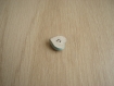 Deux boutons pate fimo bleu clair forme coeur   10-82