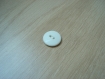 Cinqs boutons plastique mat blanc forme ronde   24-35 