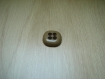 Quatre boutons forme carré beige contour arrondie   1-76