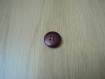 Cinqs boutons forme ronde rose bordeaux   7-3   +4