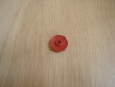 Cinqs boutons forme ronde vintage rouge avec motifs   6-35