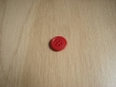 Cinqs boutons moyen rouge contour avec rebord  6-75