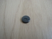 Quatre boutons rond gris bleu vintage   15-20