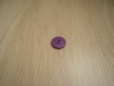 Cinqs boutons forme ronde violet nacré lisse   2-54  +2