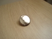 Deux boutons à queu plat métal argenté   4-78