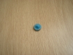 Trois boutons pate de verre bleu clair et cuivré   10-57