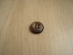  trois boutons forme ronde marron veinnage bois   9-97