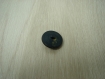 Deux boutons métal noir et laiton ancre de marine   5-38