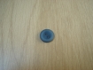 Quatre boutons bleu en creux   13-44