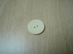 Deux boutons blanc vinyle avec rebord   3-42