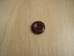 Trois boutons plastique imitation cuir marron foncé  11-44