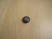 Trois boutons à queu noir rayuré de gris   12-68
