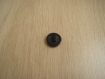 Trois boutons à queu noir rayuré de gris   12-68