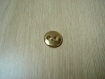 Trois boutons métal doré avec plusieur rebord   4-44