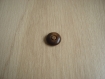 Trois boutons marron avec creux  fils caché  1-75