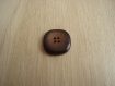 Trois boutons forme carré arondie beige marron   16-37
