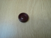 Cinq boutons forme ronde bordeaux vintage   23-6