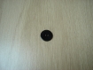 Cinq boutons forme rond noir creux   26-36  +1