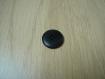 Cinq gros boutons forme ronde noir  26-32  +2
