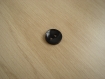 Trois boutons brillant noir forme ronde en creux   17-25