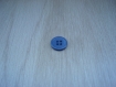 Trois boutons bleu avec rebord   13-39