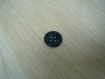 Cinq boutons noir marbré gris avec rebord   24-55  +4