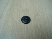 Cinq boutons noir marbré gris avec rebord   24-55  +4