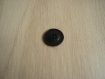 Cinq boutons forme ronde noir rebord et bombé   17-8