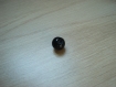 Cinq boutons à queu en verre noir en forme de boule   25-2