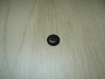 Cinq boutons forme ronde couleur marron   1-60  +1