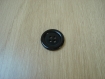 Deux gros boutons forme ronde noir   26-53