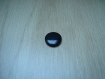 Trois boutons à queu plastique de couleur noir   17-86