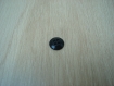 Trois boutons rond plat de couleur noir   17-67