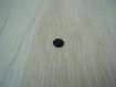 Petit bouton pate de verre noir   10-107